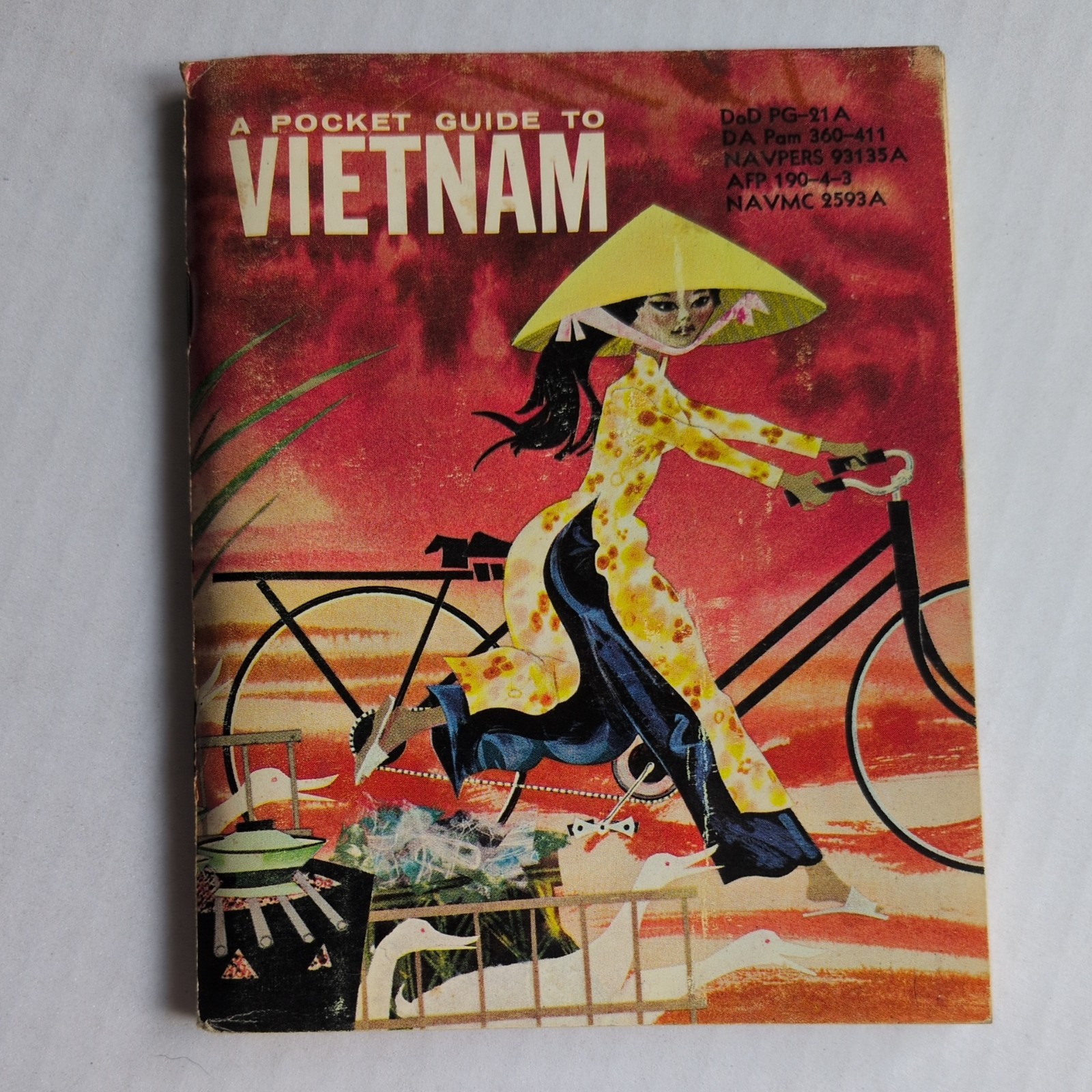 Vintage Vietnam Pocket Guide Military DOD Information Education 1966 edition