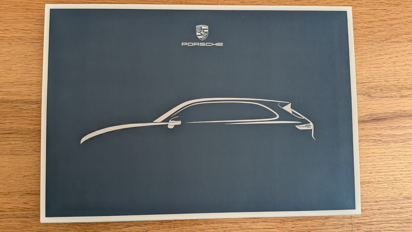 Porsche The New Cayenne Sportscar Together 2018 Brochure Catalog & VR glasses
