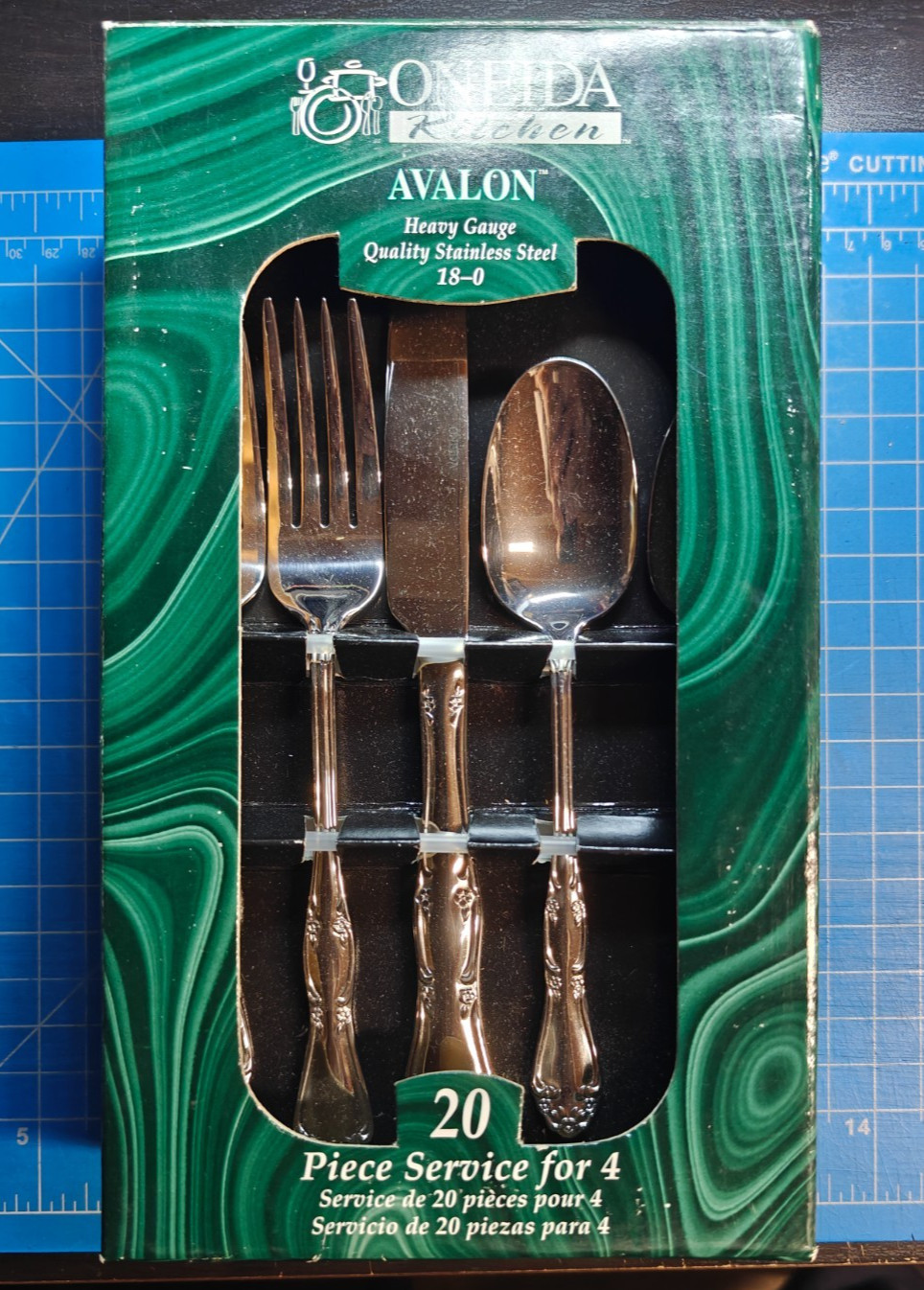 Vintage Oneida AVALON Flatware 20 Piece Set, Service for 4, Stainless Steel NEW