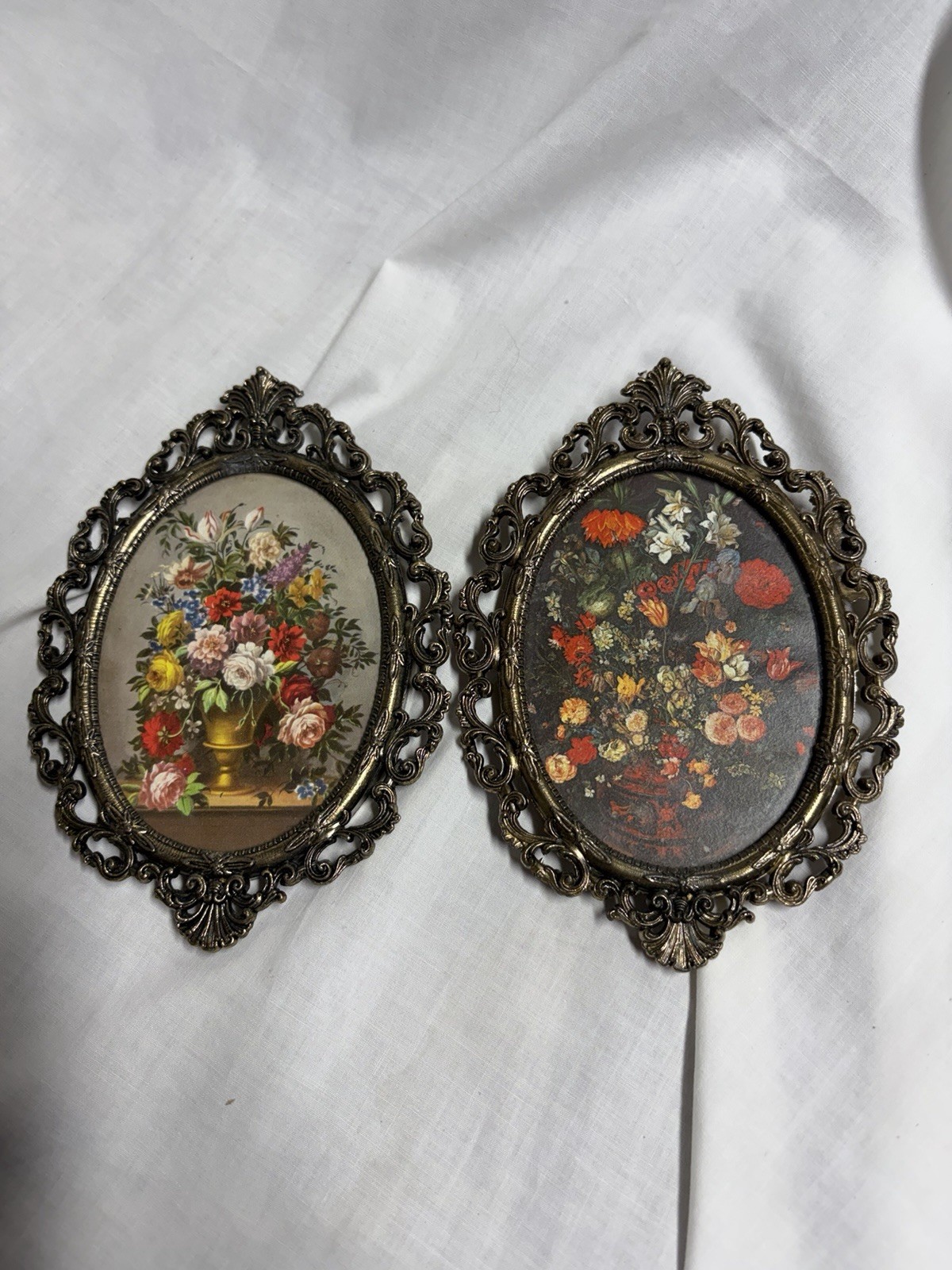 Vintage Made In Italy Set of 2 Ornate Brass Picture Frames Wall Decor 