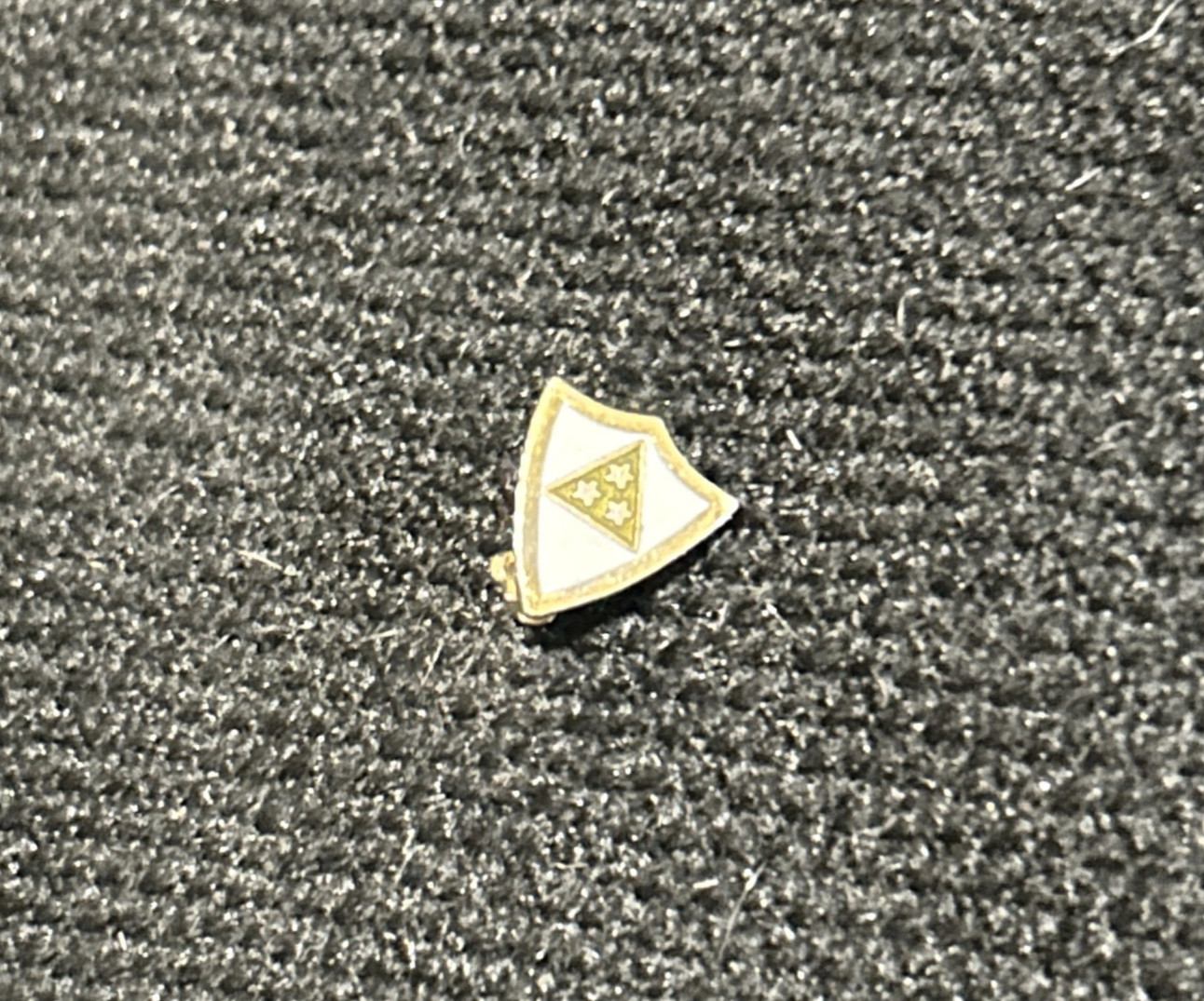 VINTAGE Kappa Delta sorority pledge pin / button, white & green enamel - KD
