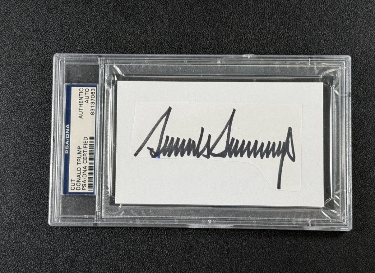 DONALD J. TRUMP PSA DNA CERTIFIED AUTHENTIC AUTOGRAPH SIGNATURE CUT