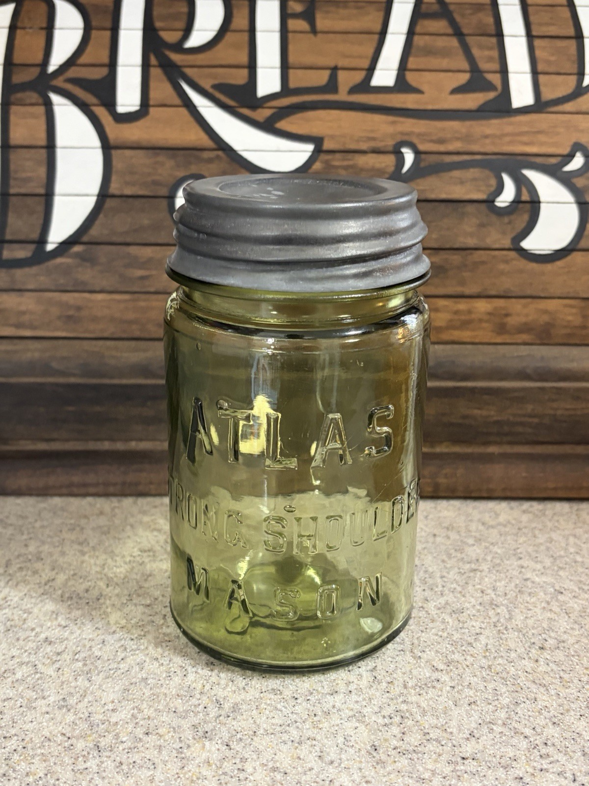 ATLAS dropped A Strong Shoulder Green Glass Mason Jar w/Zinc Lid