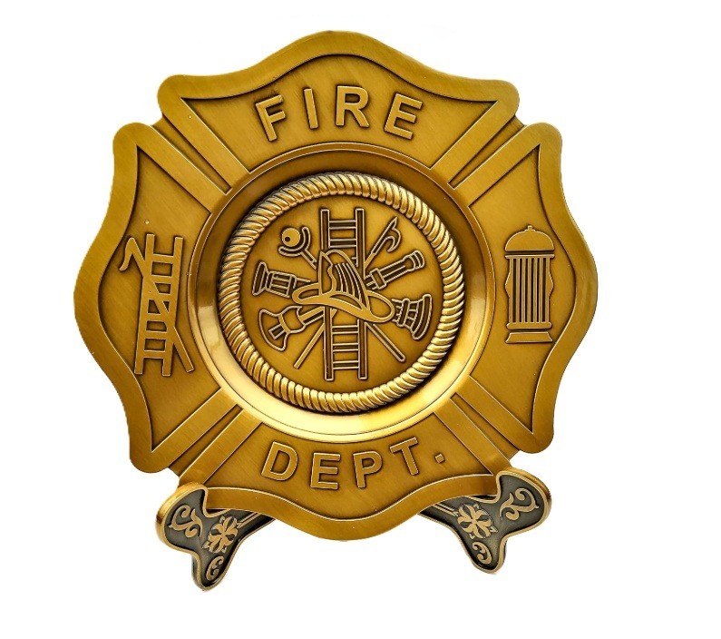 Firefighter Maltese Cross Display Plaque – 5.5-Inch Fire Department Emblem 