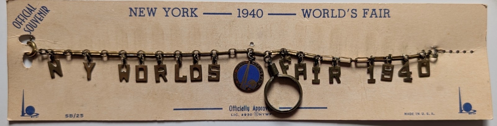 1940 New York World's Fair Official Charm Bracelet on Card NYWF Trylon