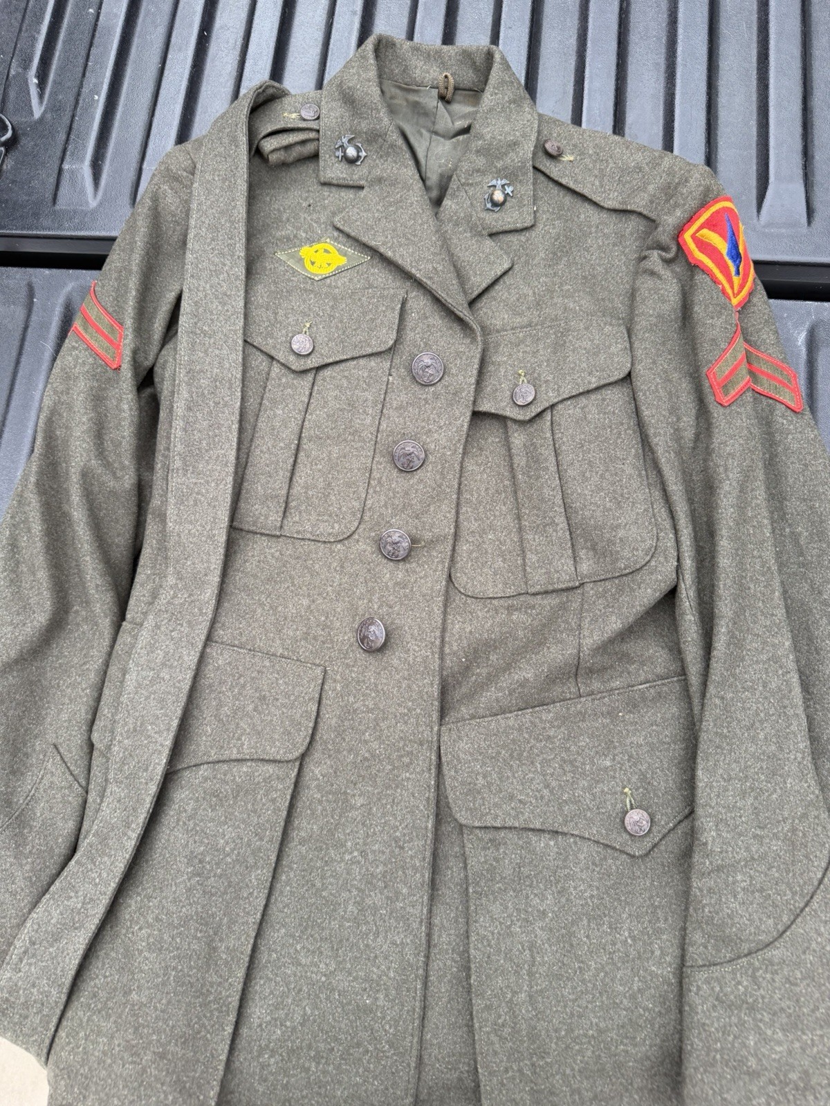 Original WW2 USMC Marine Corps Dress Green Uniform 5th Marine Division