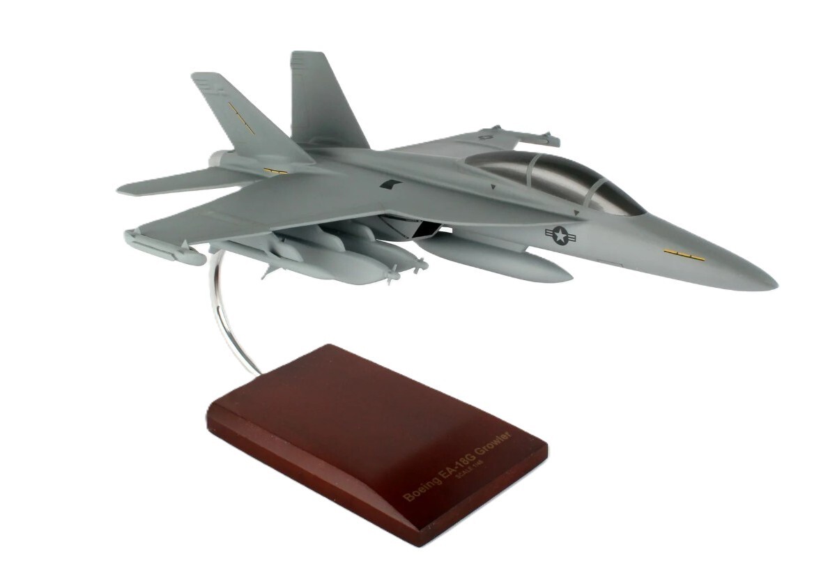 USN Boeing EA-18G Growler Electronic Warfare Desk Display 1/48 Model SC Airplane