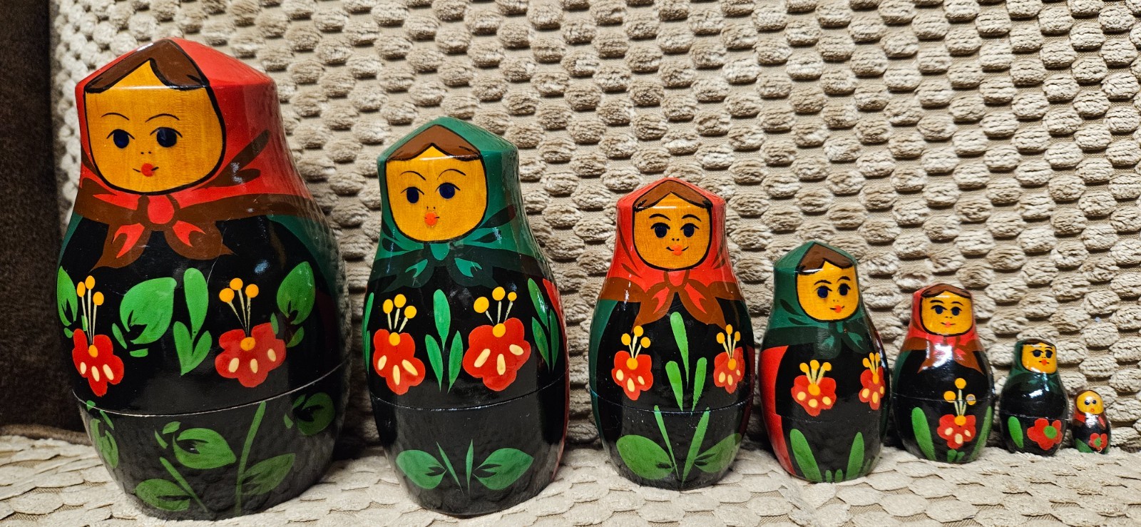 Vintage Set USSR Russian Matryoshka 7 Pc Nesting Dolls Stamped EUC 5\