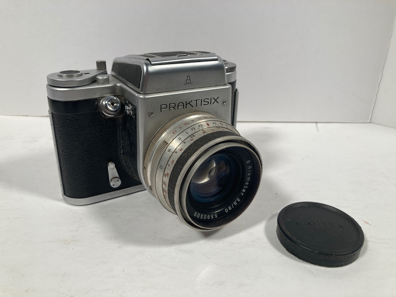 VTG Praktisix Medium Format German Camera Carl Zeiss Jena 2.8 80mm Biometar Lens