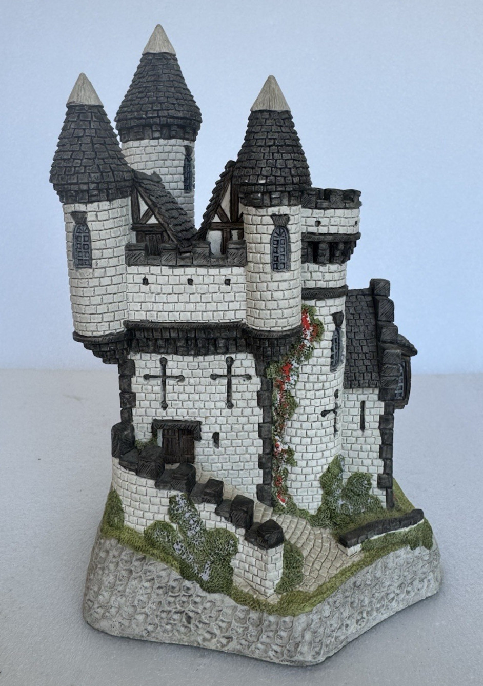 David Winter Cottages Scottish Collection Macbeths Castle 9\