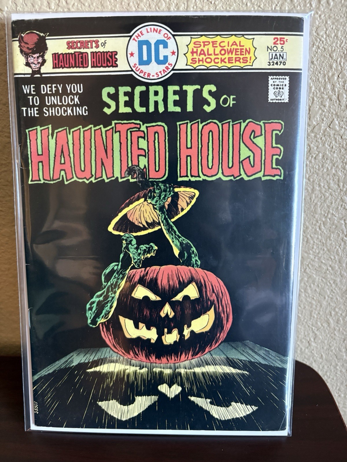 Secrets of Haunted House #5 DC Comic Book 1975/1976 Bernie Wrightson Cover