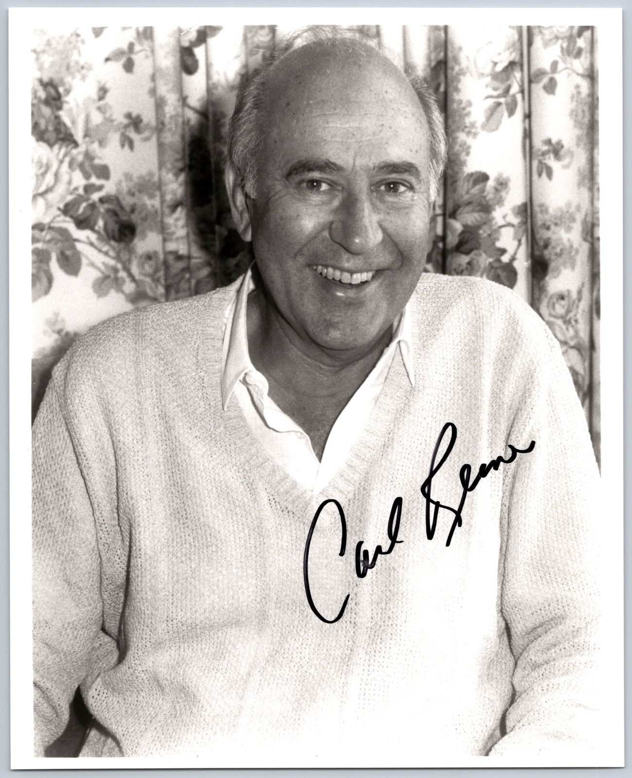 Carl Reiner Hand Signed 8 x 10 Inch Photo