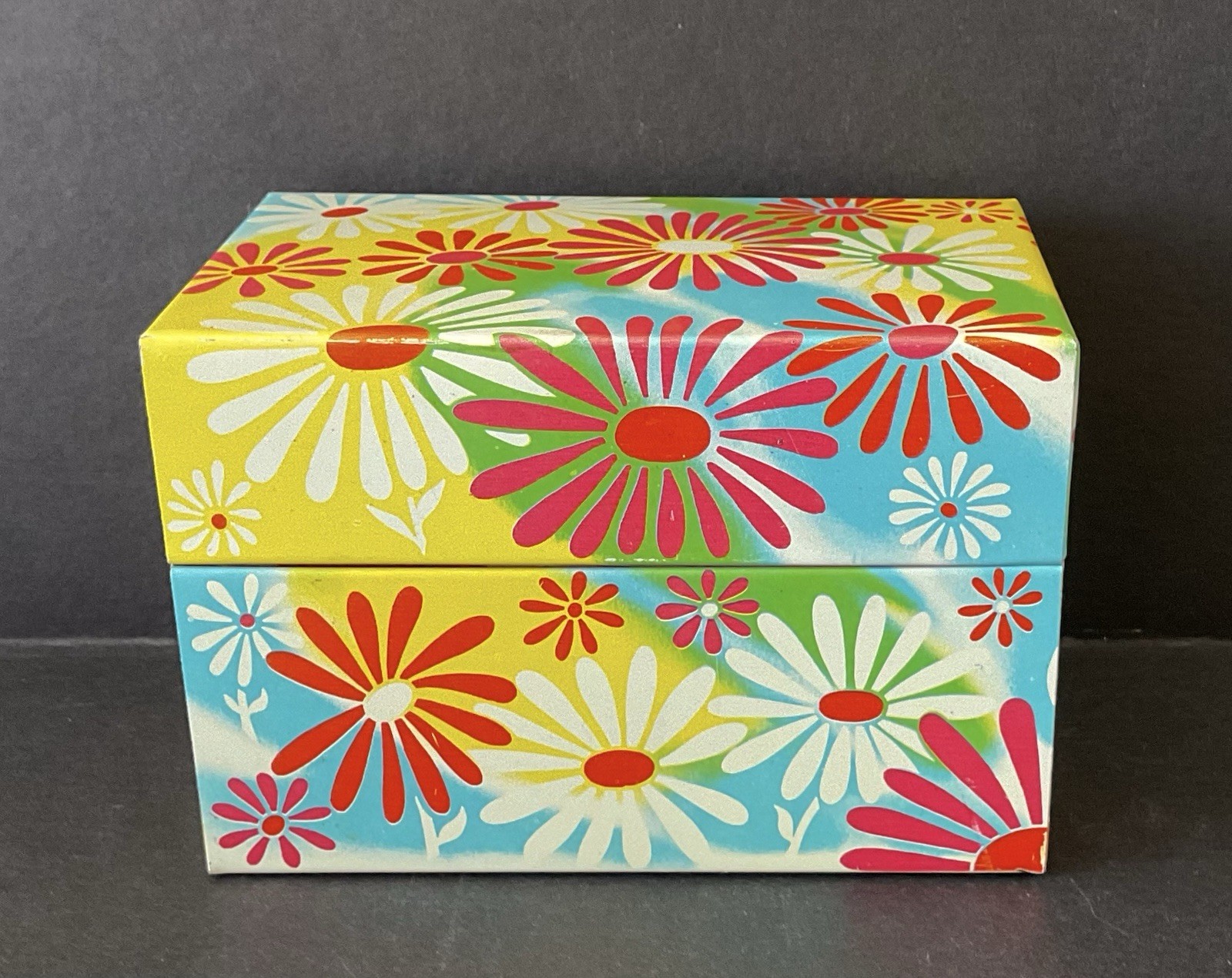 Vtg 70’s Flower Power Daisy Tin Metal Recipe Box Dividers Syndicate Mfg. Co.