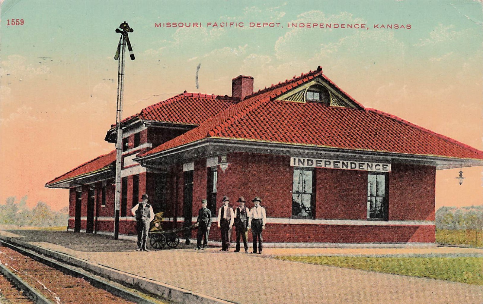 Independence KS Kansas Missouri Pacific Railroad Train Depot Vtg Postcard J61