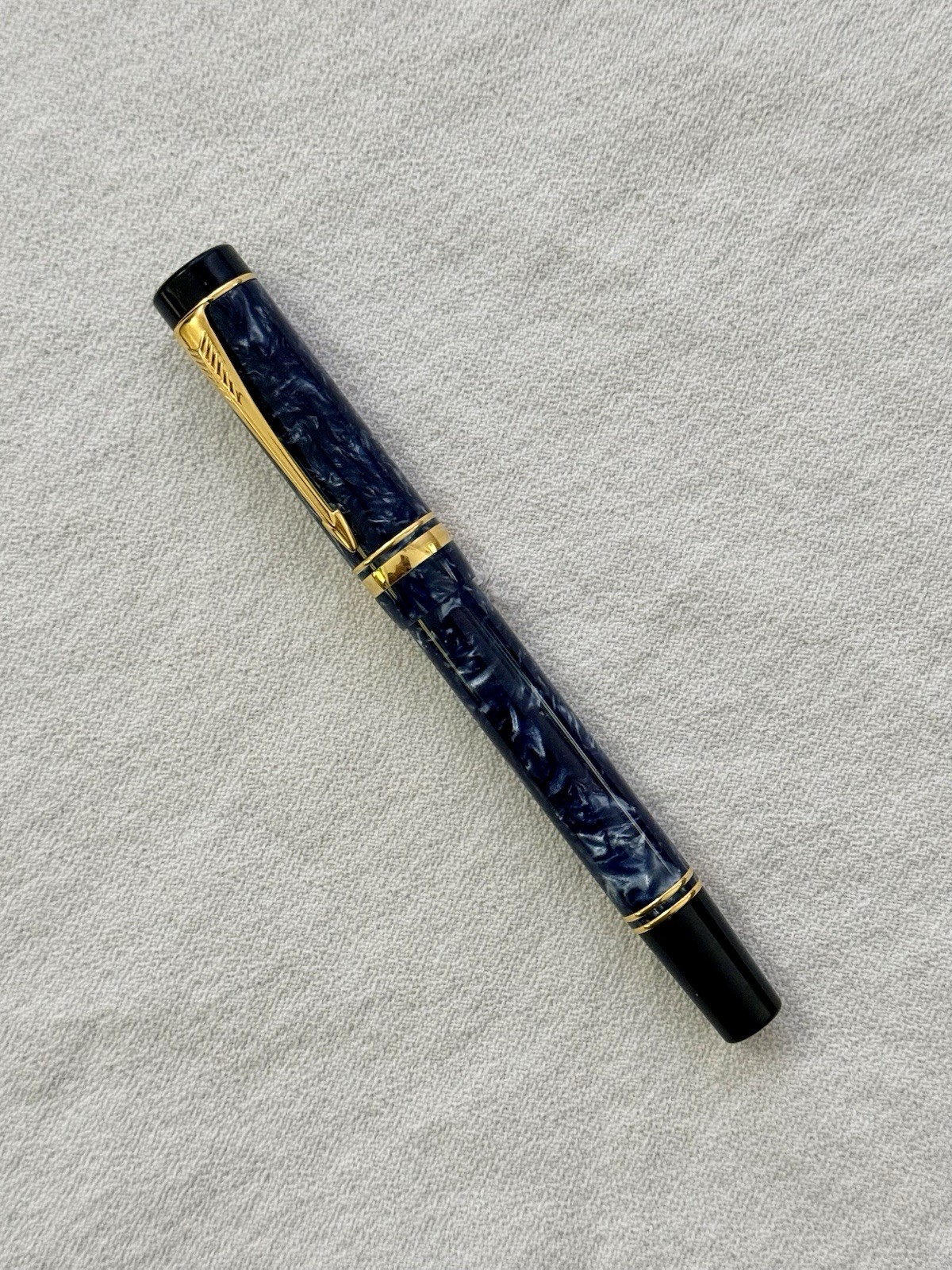 1991 Vintage Parker Duofold Marbleized Blue Resin and Gold Accents Aquila Pen