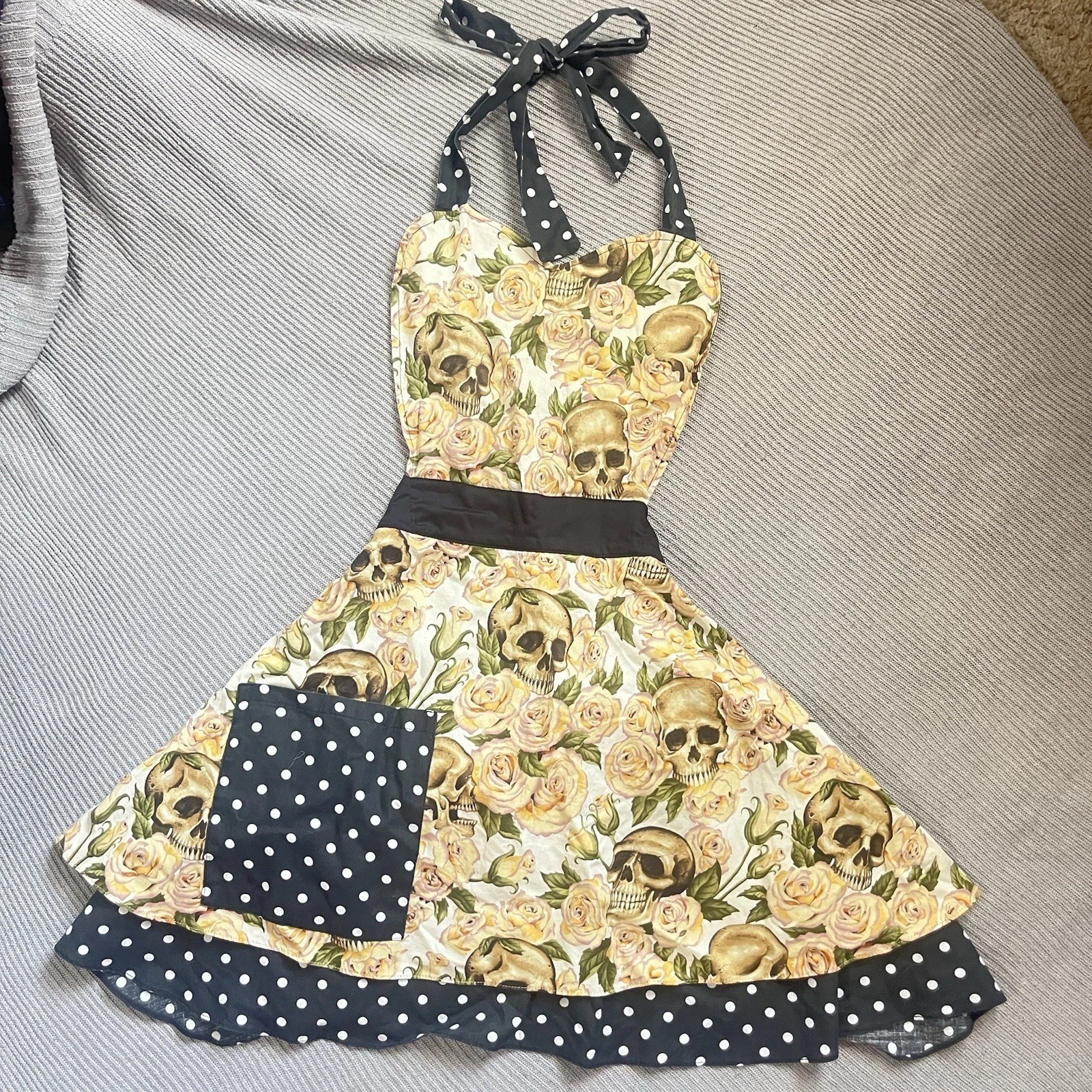 2000s Goth Grunge Rockabilly Skull & Roses Apron by Hemet