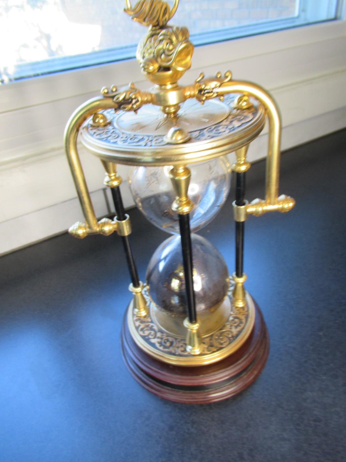 Franklin Mint Maritime Historical Society Zodiac Hourglass 1990's 9.5