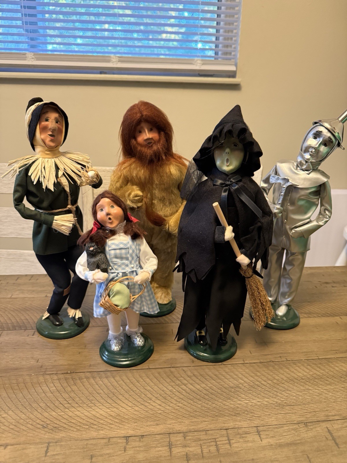 Rare Byers Choice Wizard Of Oz 5 Piece Set .