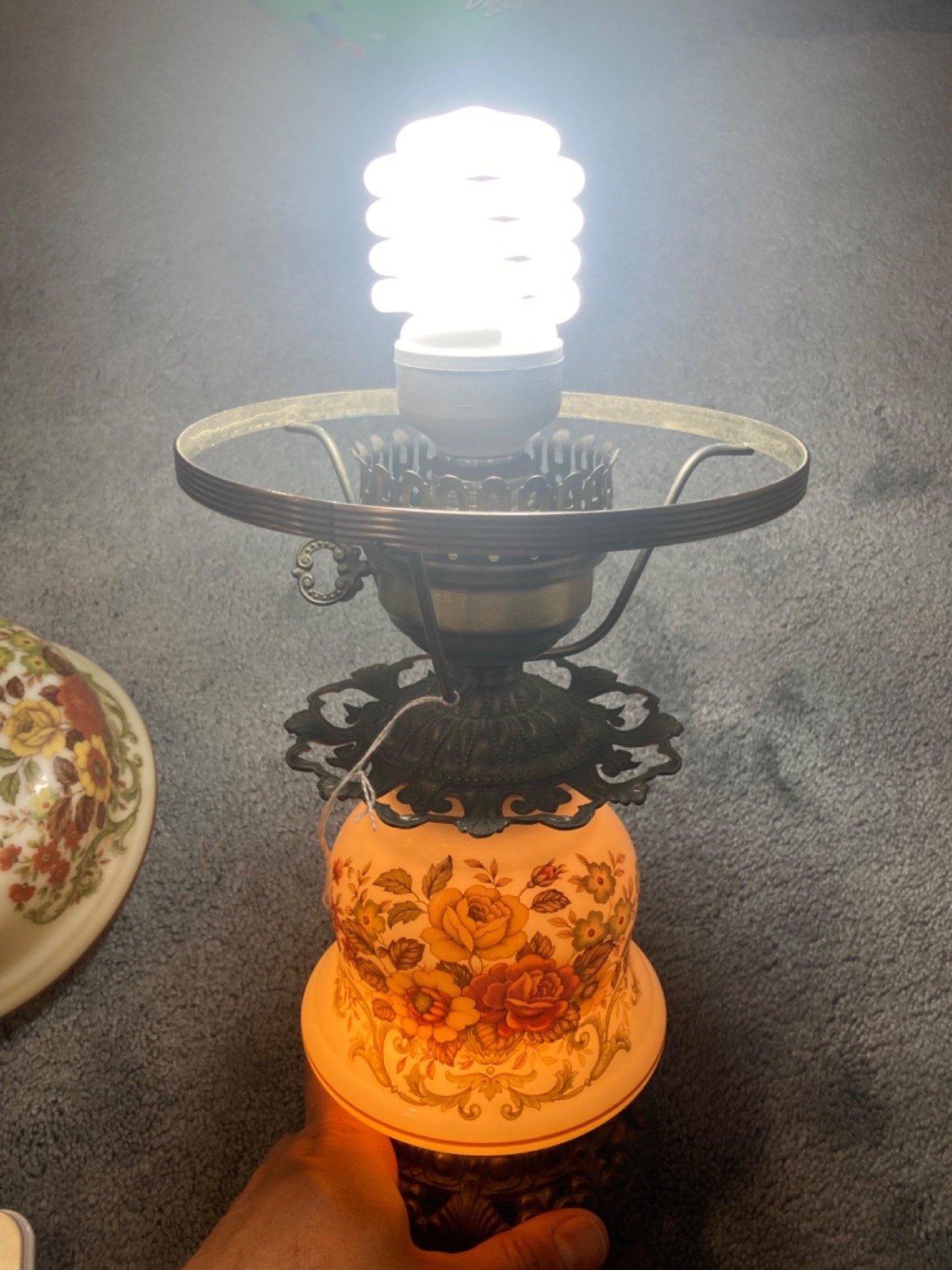 Vintage 1973 Quoizel Rust Rose Double Light Hurricane Lamp Floral Glass Working