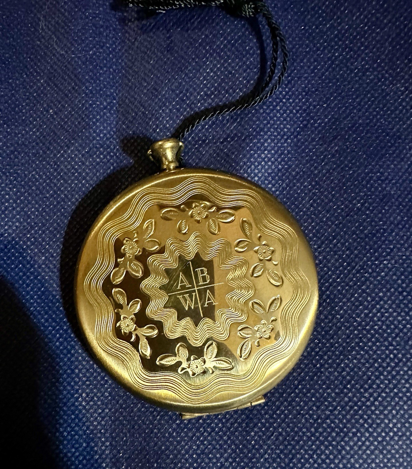Vintage Gold Tone Round Powder Compact Pendant w/ Mirror & Puff AB WA Monogram