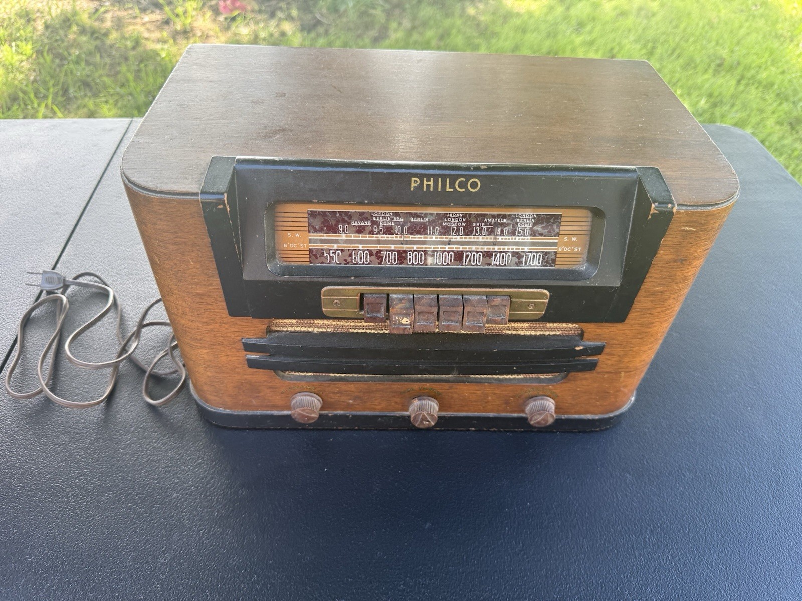 1942  - Vintage Philco Model 42-327T Table Radio Tested Has Sound See video