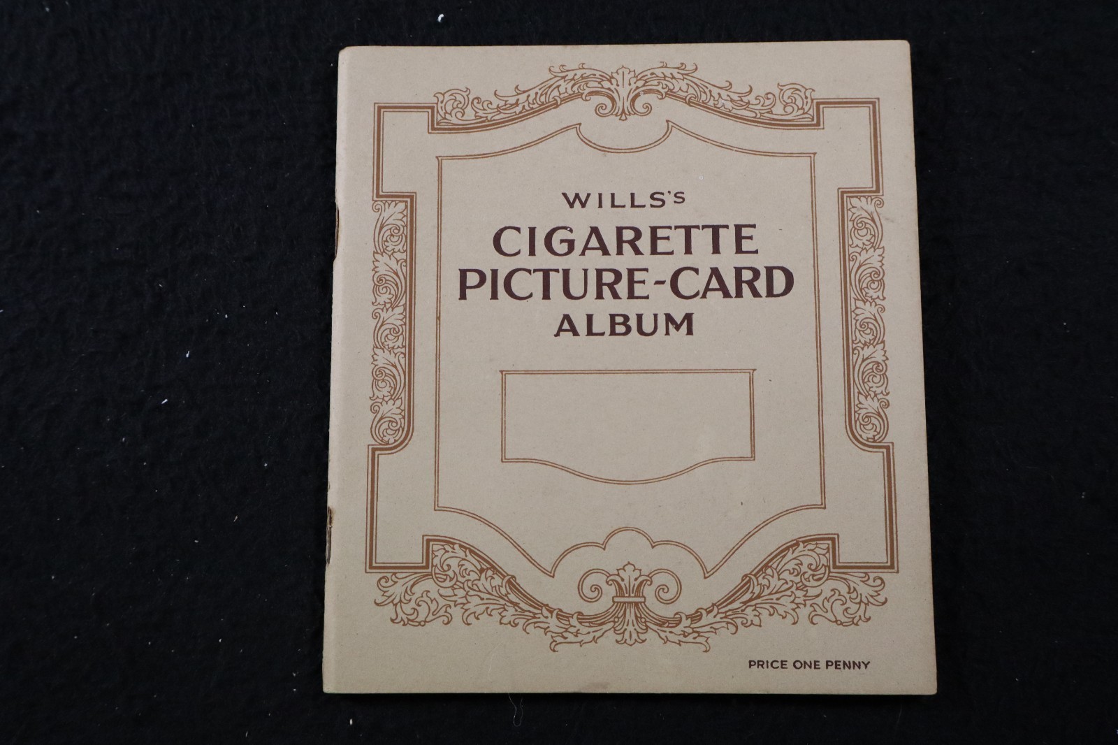E37 Empty Vintage Wills Cigarette Card Album