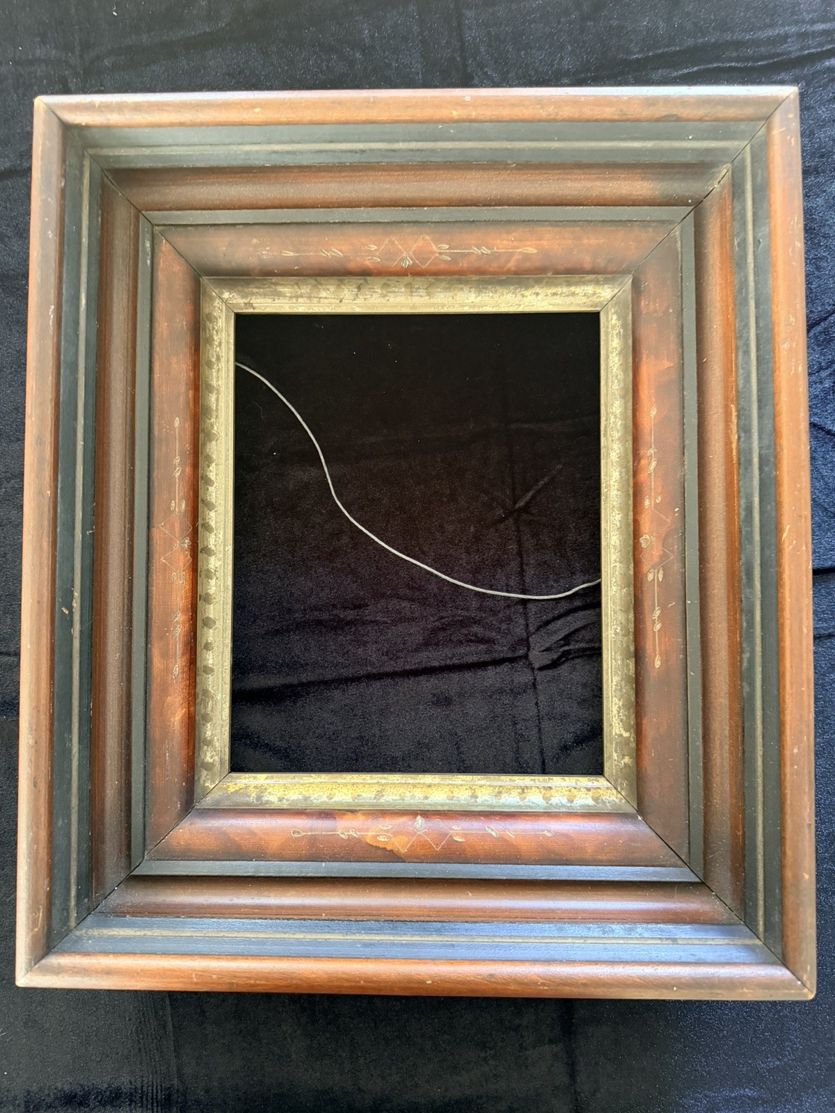 Antique Victorian Walnut Deep Well Frame Gold Gilt Liner Circa 1880s