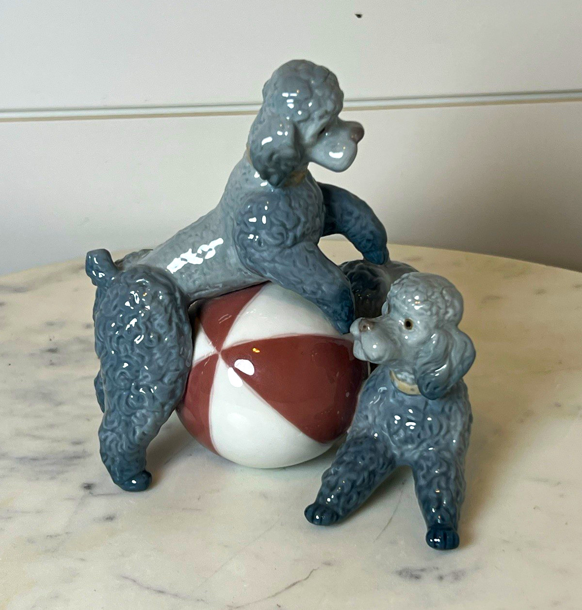 MINT Lladró Playful Dogs Porcelain Poodle Figurine w/ Ball Retired Spain 1974