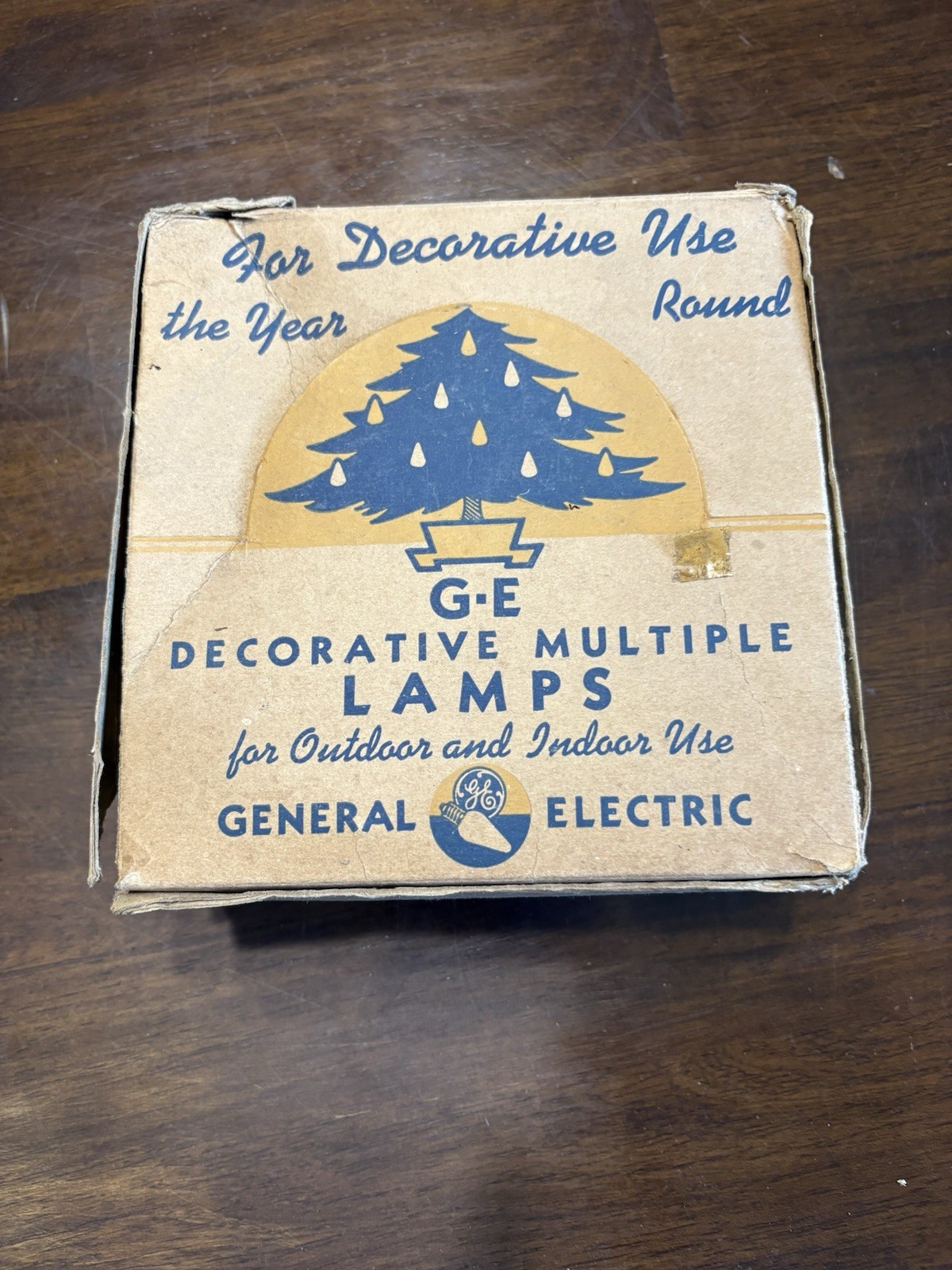 Vintage General Electric Christmas light bulbs in original packaging 25 total 