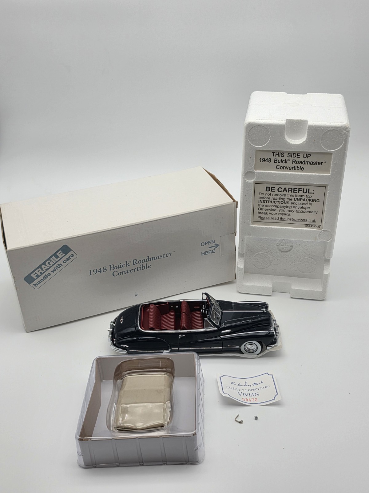 Danbury Mint 1948 Buick Roadmaster Convertible 1:24 Diecast Dark Blue w/ Top