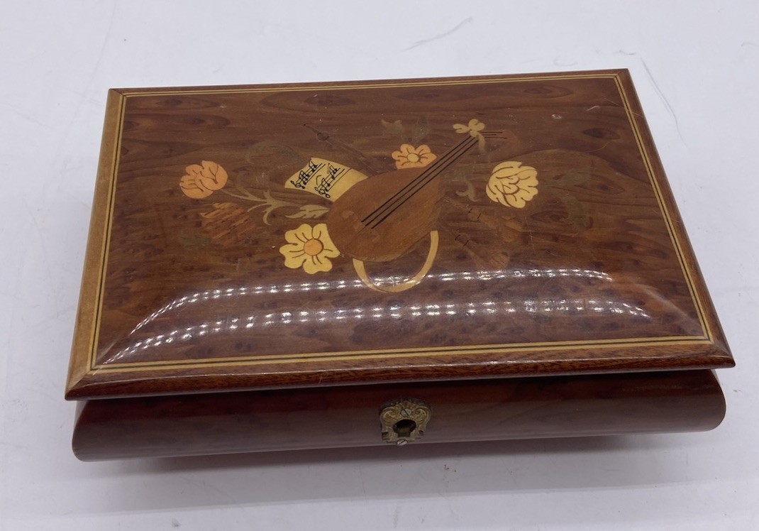 Vtg Reuge Swiss musical movement 8\