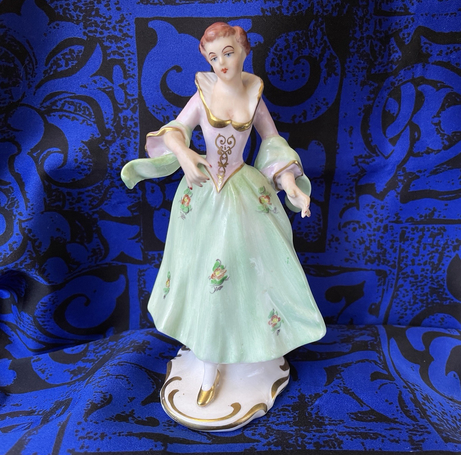 Dresden Porcelain Figurine Girl In Green Skirt With Flowers
