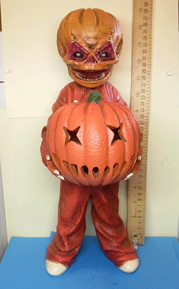 Spirit Halloween Sam Trick R Treat Light up Statue - 15\