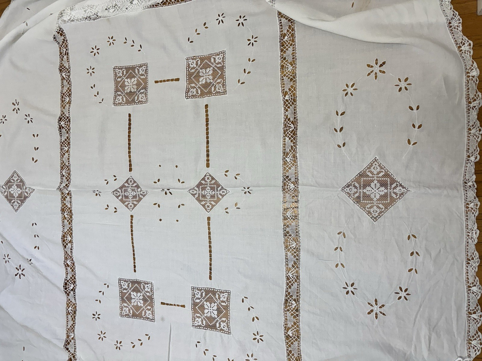 Antique Banquet White Cotton Embroidery &Crocheted Lace Cut Work Tablecloth96X68