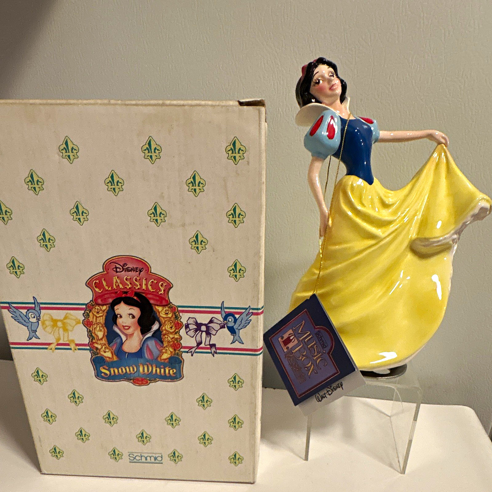 Schmid Disney Classics Snow White Music Box Figurine w/ Box