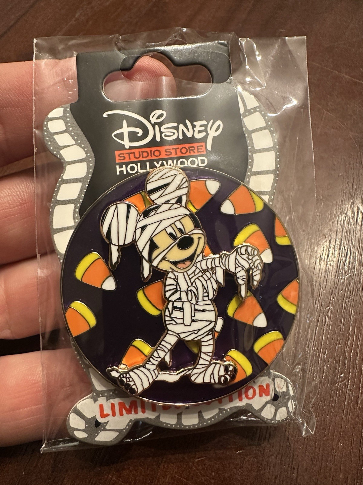 DISNEY PIN DSSH Halloween CANDY CORN LE 400 Mickey Mouse Mummy