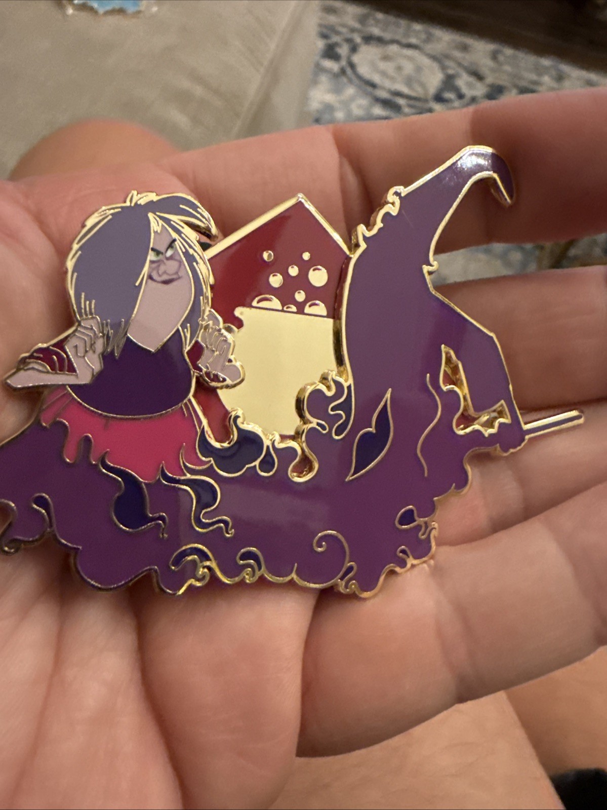 DLP MADAME MIM Pin Disneyland Paris LE 700 Villain W/ Hero Silhouette Pin