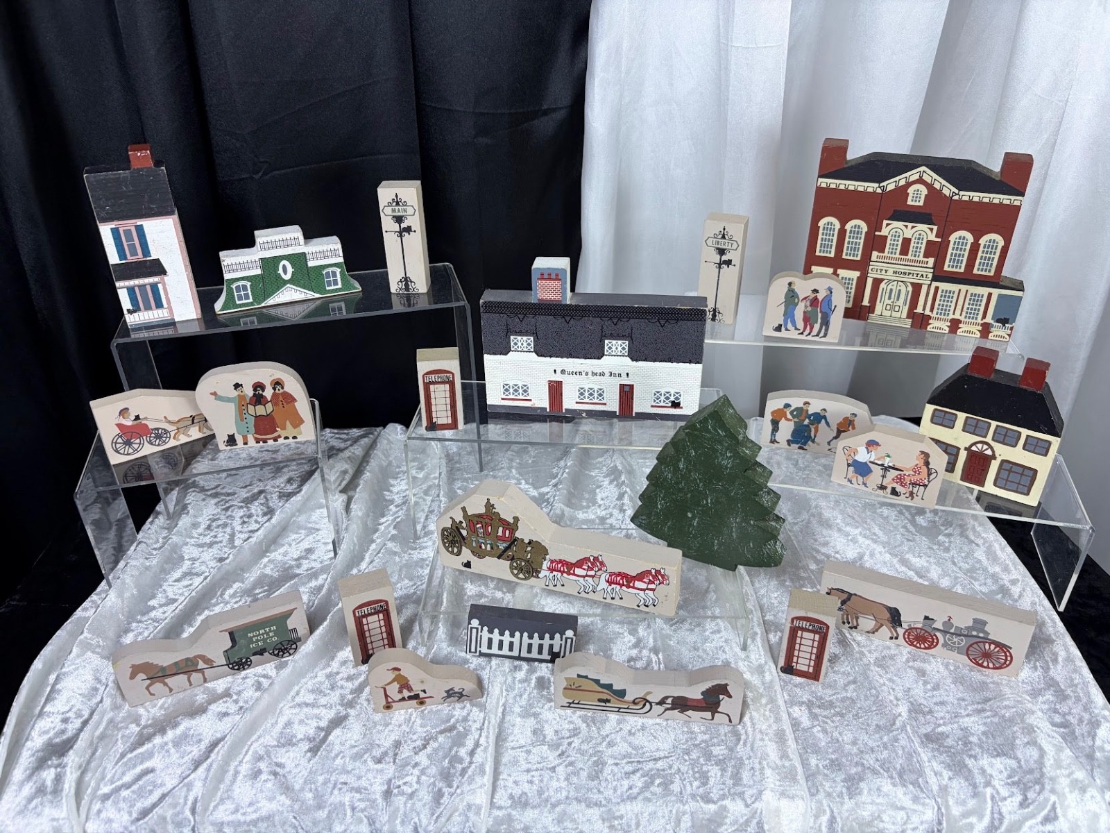 Vintage Cat's Meow Village 22 Pc Lot Victorian Carriage Queen's Head Inn Signed Vintage Cat's Meow Village 22 Pc Lot Victorian Carriage Queen's Head Inn Signed