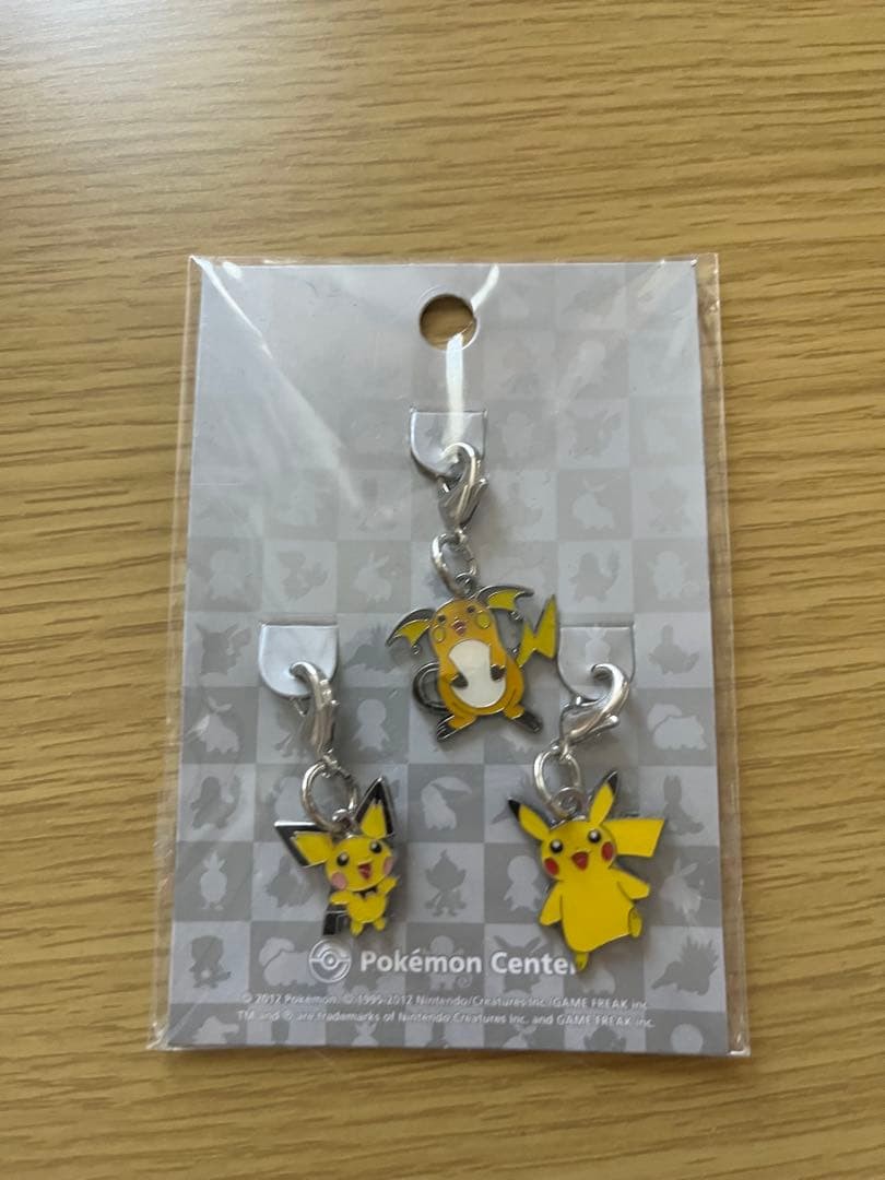 Pokemon Pokemon Pokemon Center Metal Charm Pikachu Raichu Pichu