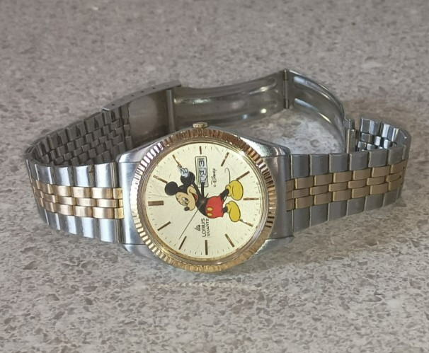 Vintage Lorus Disney Mickey Mouse Watch Unisex 35mm V533-8A10 Two Tone * READ *