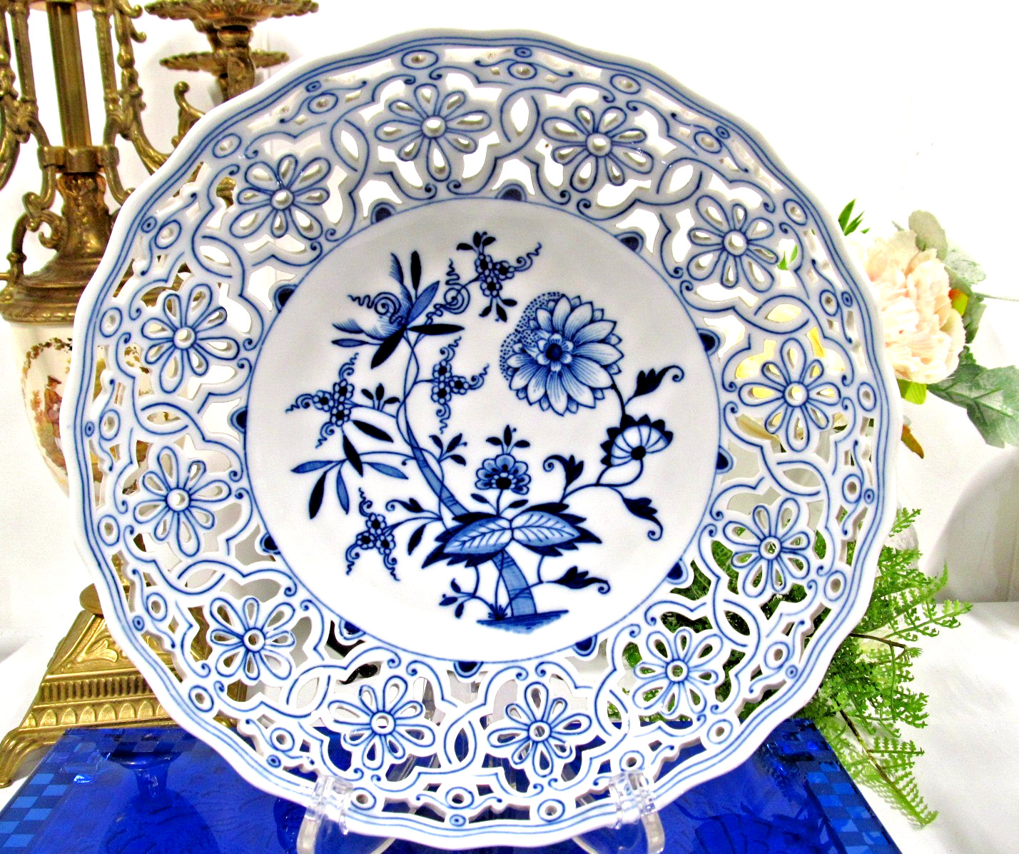 Meissen  Blue Onion Pierced  No Trim  German antique bowl Germany