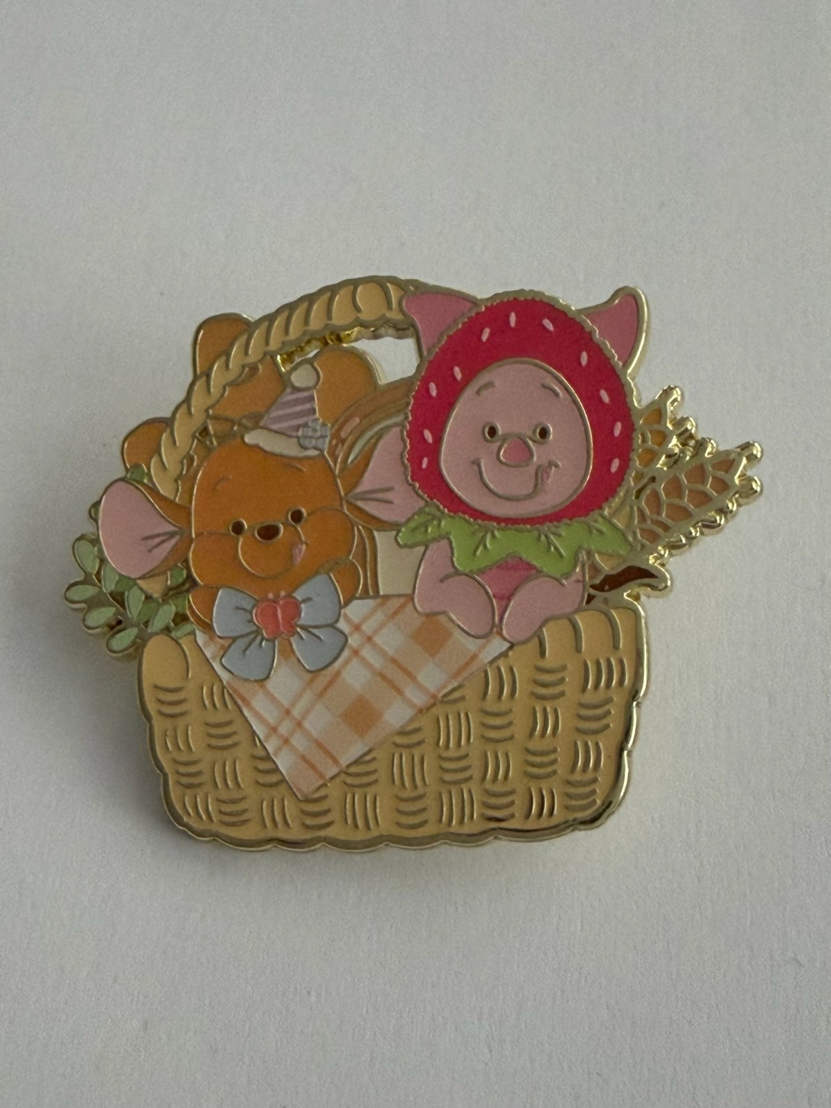 SDR Piglet Roo in a Bread Basket Pooh Friends Spring Picnic 2026 Disney Pin H0