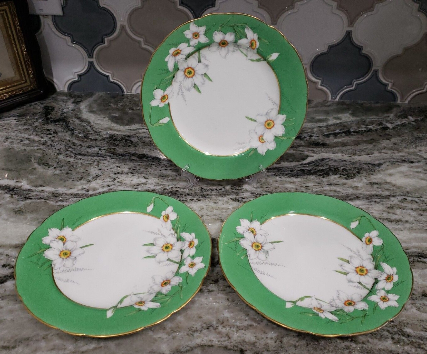 1923 Reproduction of Service HRH Duchess of York Paragon England Narcissus Plate