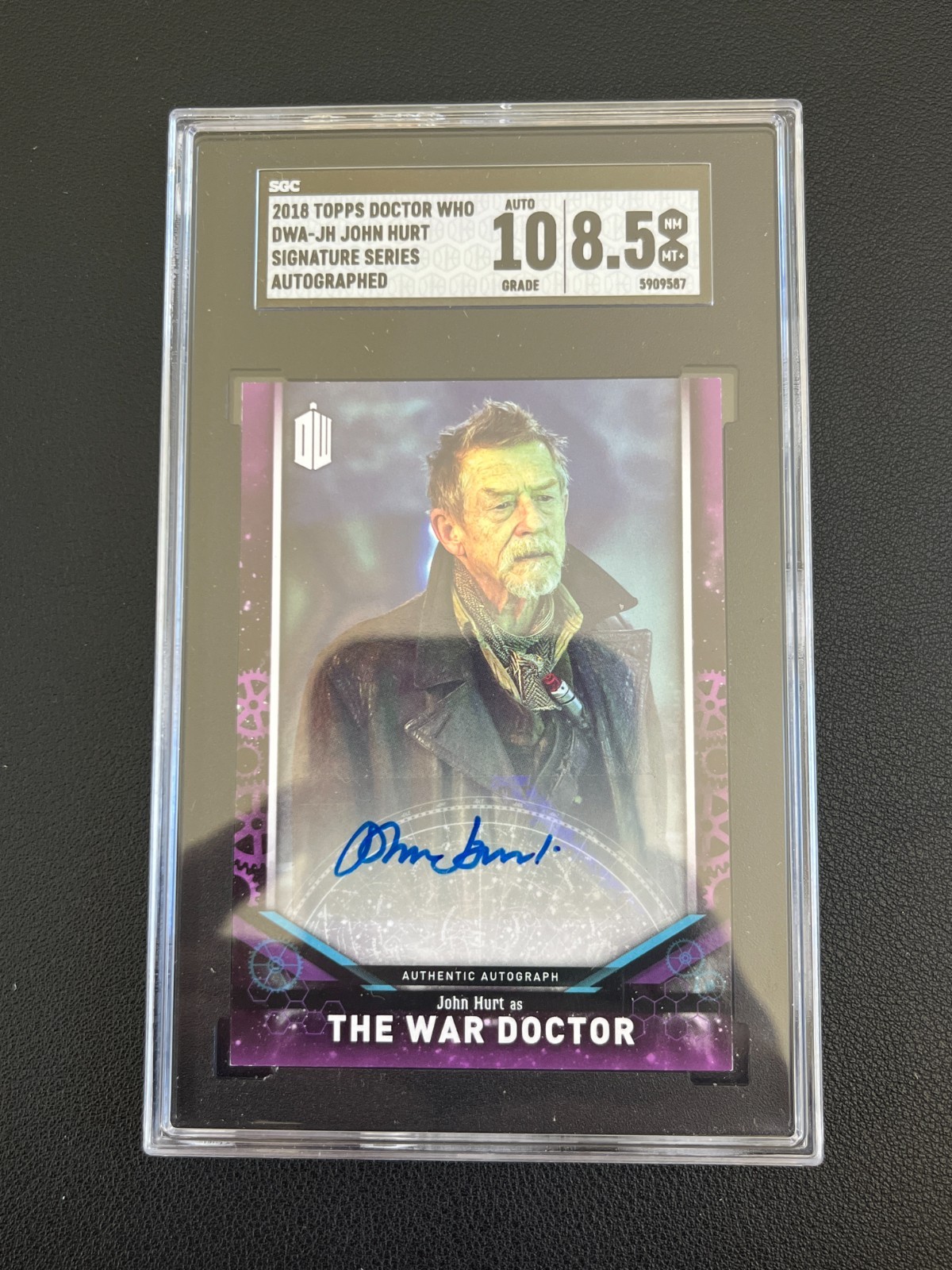 John Hurt 2018 Topps Doctor Who Signature Series Auto War Doctor SGC 8.5 