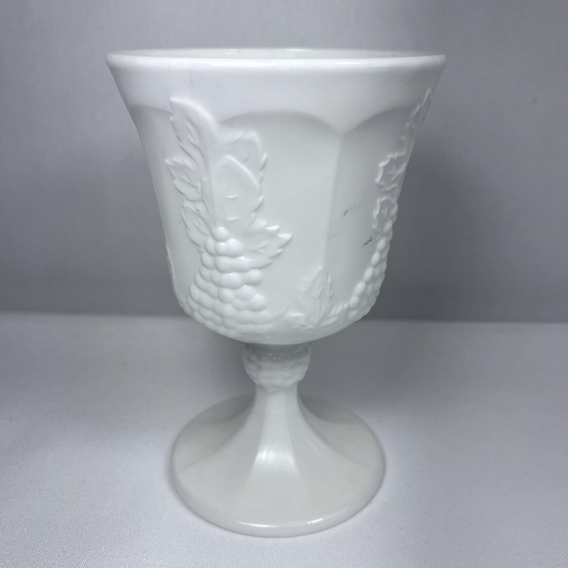 Indiana Harvest Grapes Milk White Glass Water Goblet Collectible Vtg Kitchen Cup