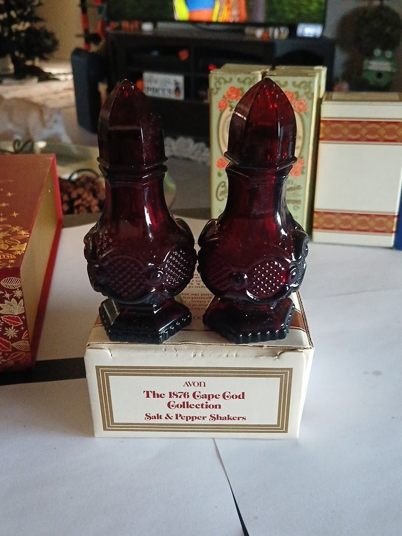 2 Vtg AVON 1876 CAPE COD COLLECTION SALT SHAKER RUBY RED GLASS TOPAZE COLOGNE