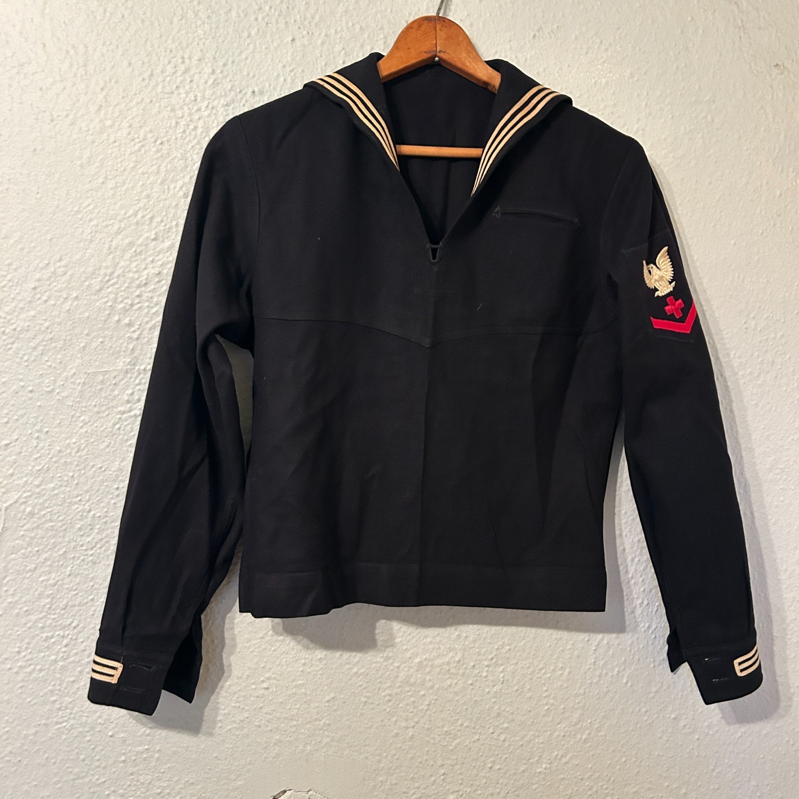 Vtg 40s WWII US Military Navy Cracker Jack Uniform Top Sz S Sailor Patch Named B