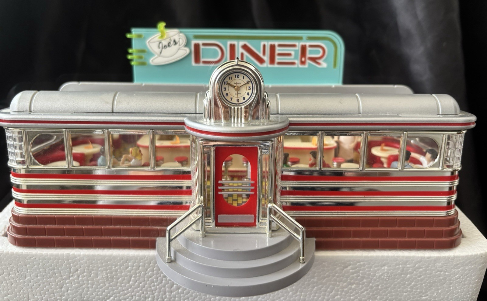 Retro 50s Style Telephone Touch Tone Joe\'s Diner Telephone Neon NEW In The Box