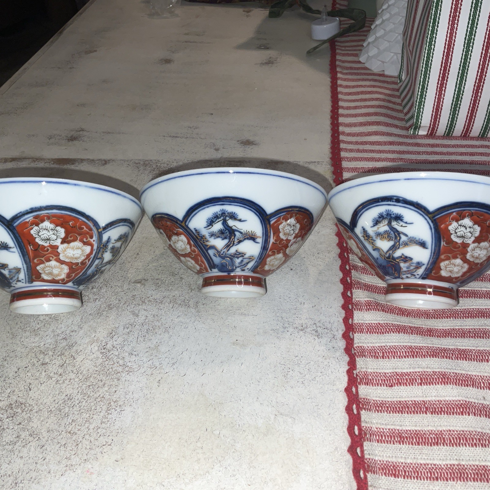 JAPANESE KUTANI PORCELAIN RICE/TEA BOWLS- SET OF 3 BOWLS-ISHIKAWA PREFECTURE