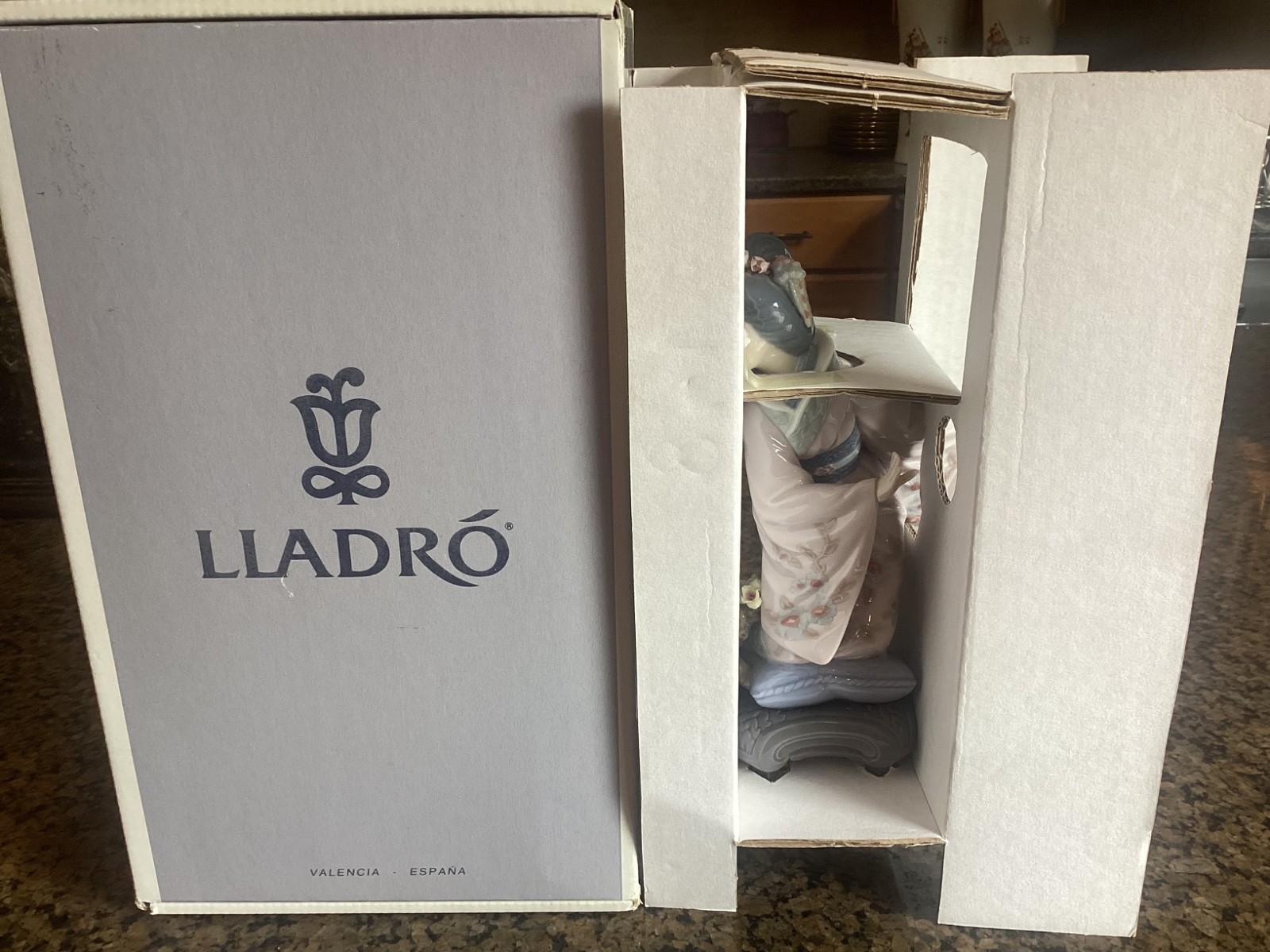 Vintage Lladro #1447 Japonesita Arrodillada Japanese Geisha Flower Girl in Box